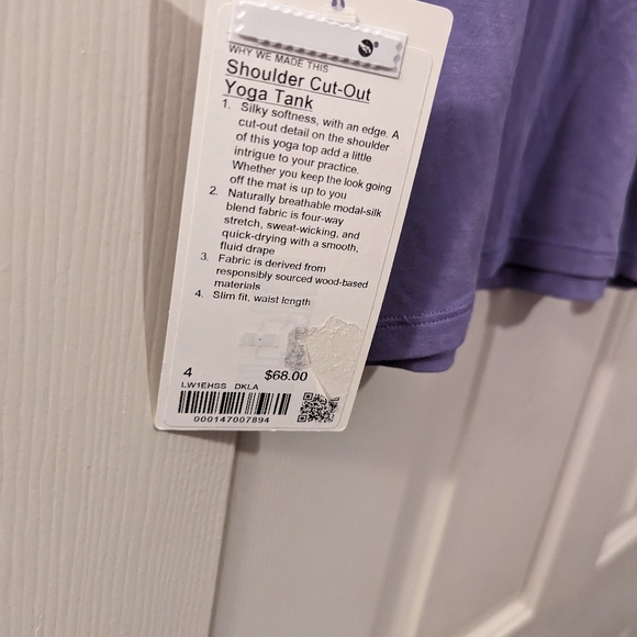 NWT Lululemon Yoga Cut-Out tank size, 6 - Picture 7 of 7